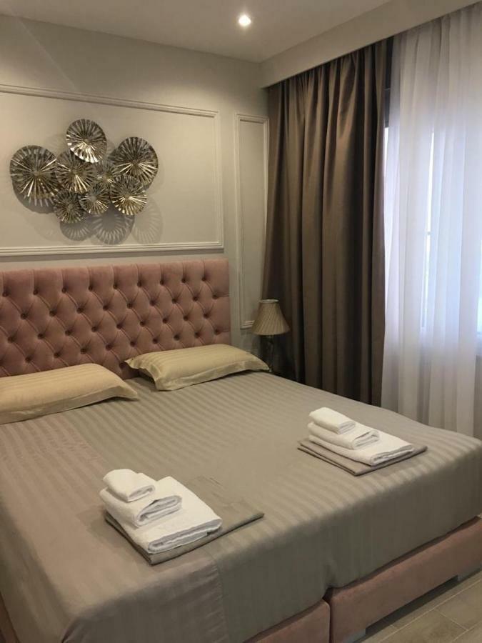 Onira Luxury Rooms Sarandë Exterior foto